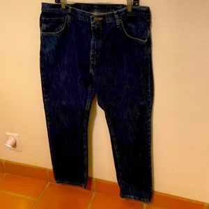 Men's Wrangler jeans hardly ever worn. Great condition!